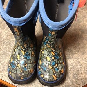 Bogs Little Kids size 9